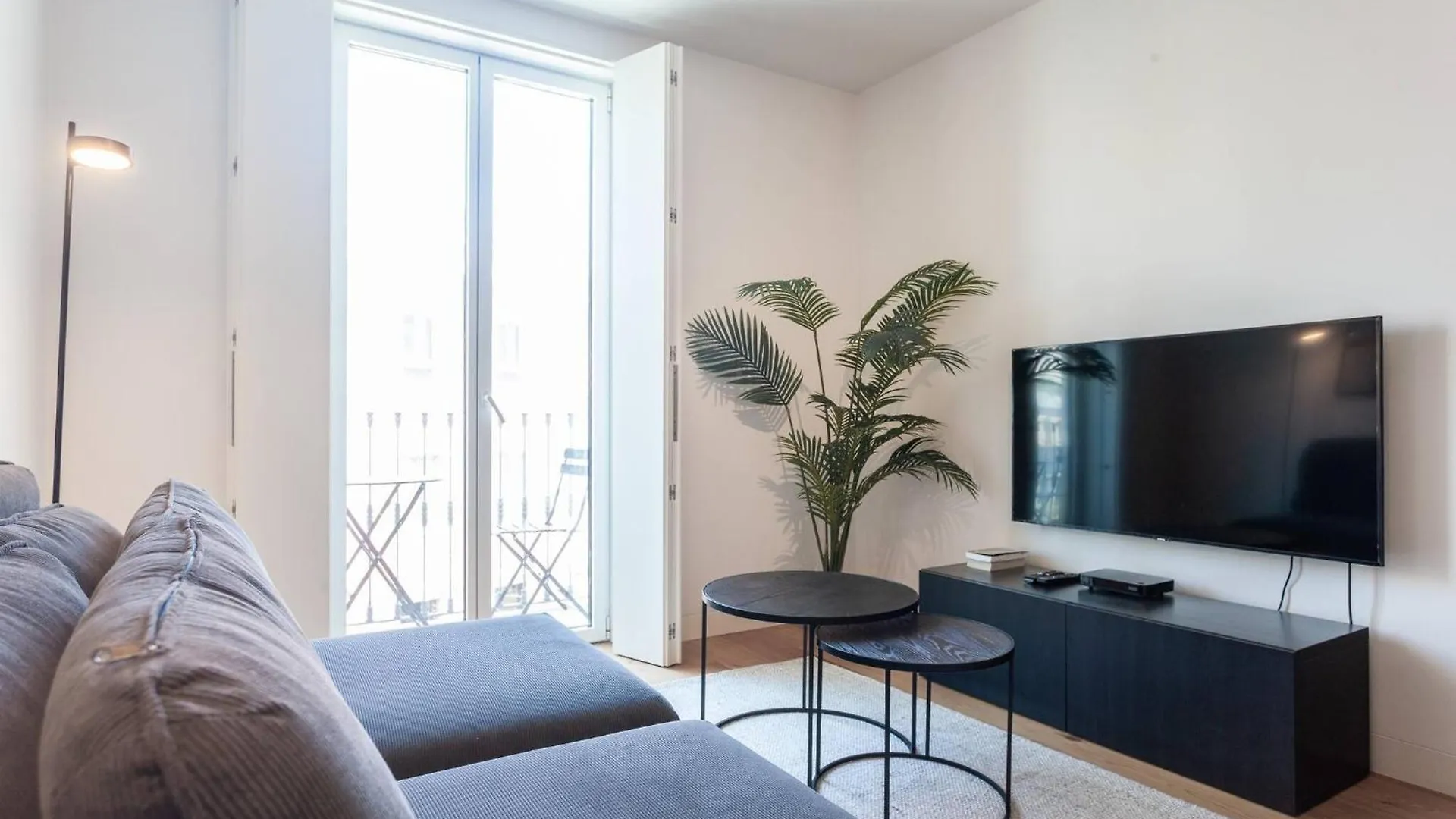 My Lx Flat Graca Lighting Design Apartment Lisbona Portogallo